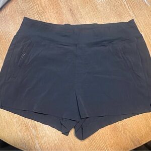 Athleta Trekkie North Shorts black size 18